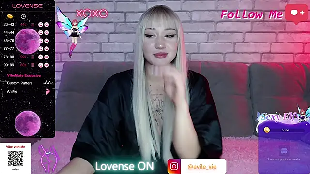 Snapshot of Eva_Evile chatting on December 14, 2:10 pm Eva Evile online show from December 14, 2:10 pm