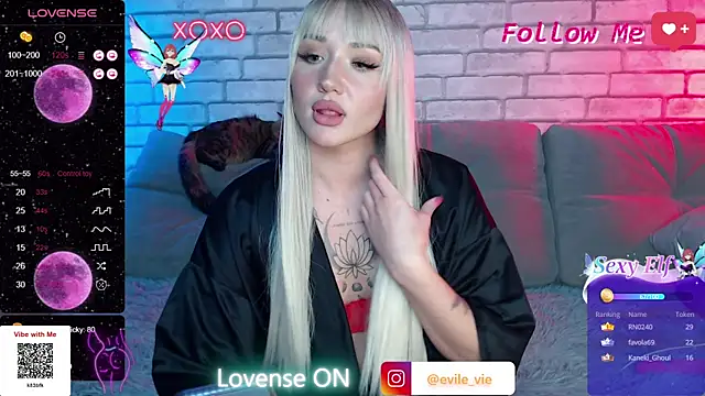 Snapshot of Eva_Evile chatting on March 8, 1:47 pm Eva Evile online show from March 8, 1:47 pm