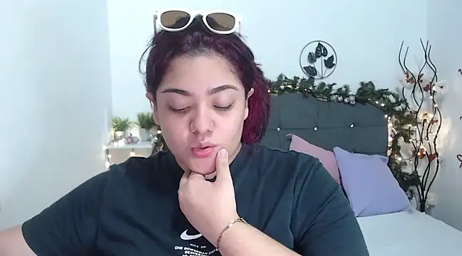 Snapshot of KathyGonzalez chatting on December 23, 11:25 am KathyGonzalez online show from December 23, 11:25 am