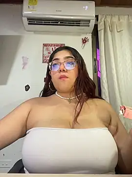 Snapshot of KathyGonzalez chatting on October 7, 10:51 pm KathyGonzalez online show from October 7, 10:51 pm