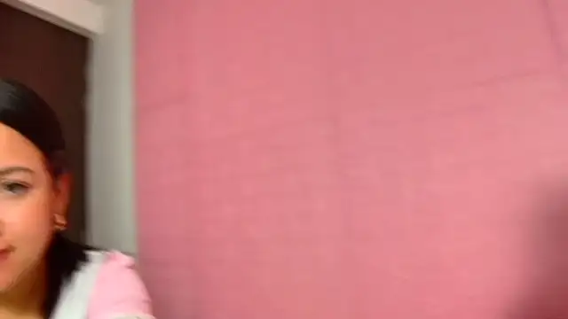 Snapshot of strawberrymia68 chatting on January 24, 4:49 pm strawberrymia68 online show from January 24, 4:49 pm
