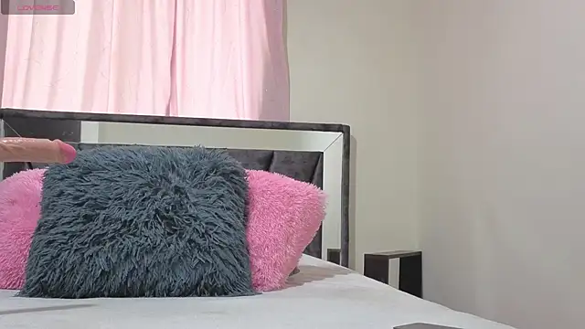 Snapshot of Hotsamantamature chatting on November 7, 8:53 pm Hotsamantamature online show from November 7, 8:53 pm