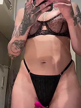 Snapshot of ElenaHaze chatting on January 23, 7:22 am ElenaHaze online show from January 23, 7:22 am