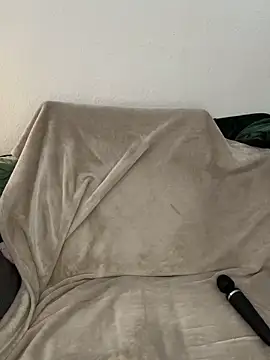 Snapshot of ElenaHaze chatting on February 26, 12:36 pm ElenaHaze online show from February 26, 12:36 pm