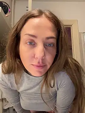 Snapshot of ElenaHaze chatting on October 8, 5:27 am ElenaHaze online show from October 8, 5:27 am