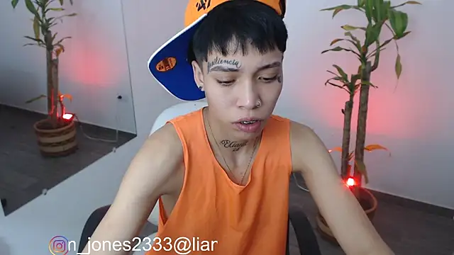 Jonesliam23 online show from December 13, 10:23 pm