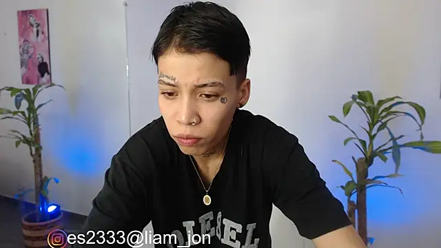 Jonesliam23 online show from January 9, 7:29 pm