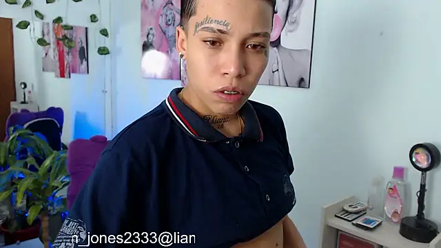 Jonesliam23 online show from February 11, 7:38 pm