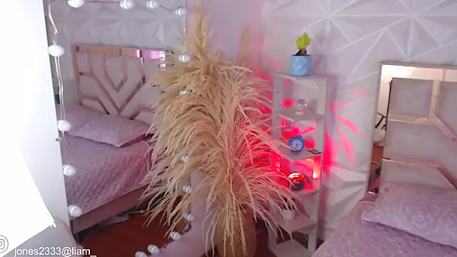 Jonesliam23 online show from September 13, 6:51 pm