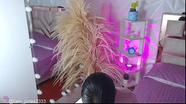 Jonesliam23 online show from September 23, 7:06 pm