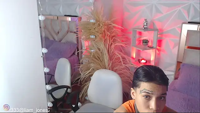 Jonesliam23 online show from October 23, 6:50 pm