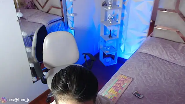 Jonesliam23 online show from April 28, 8:14 pm