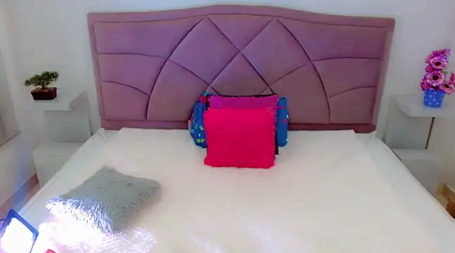 Snapshot of laura_sweett120 chatting on January 16, 5:21 am laura sweett120 online show from January 16, 5:21 am