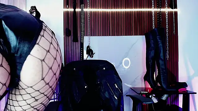 missdarklady online show from July 23, 12:02 am