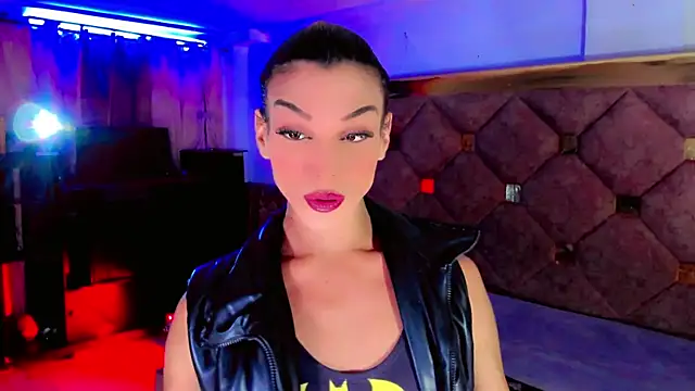 the-horus-girl online show from September 27, 7:02 am