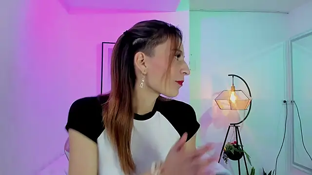 Snapshot of Tamara_slimx chatting on March 1, 4:04 am Tamara slimx online show from March 1, 4:04 am