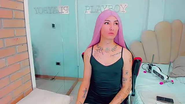 Snapshot of EmilyySaenz chatting on January 30, 4:34 pm EmilyySaenz online show from January 30, 4:34 pm