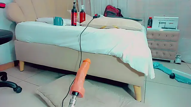 Snapshot of EmilyySaenz chatting on March 13, 8:00 pm EmilyySaenz online show from March 13, 8:00 pm