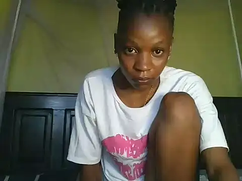 Snapshot of slim_girl02 chatting on June 5, 5:14 am slim girl02 online show from June 5, 5:14 am