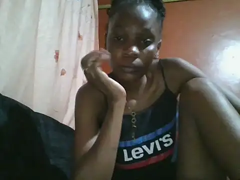 Snapshot of slim_girl02 chatting on June 9, 5:46 pm slim girl02 online show from June 9, 5:46 pm