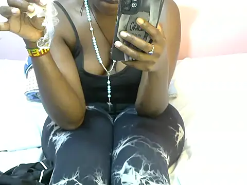 winnie254 online show from October 1, 6:52 am