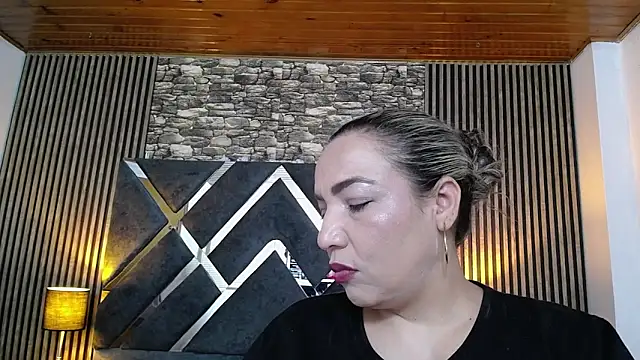 marie hss online show from February 13, 8:05 pm