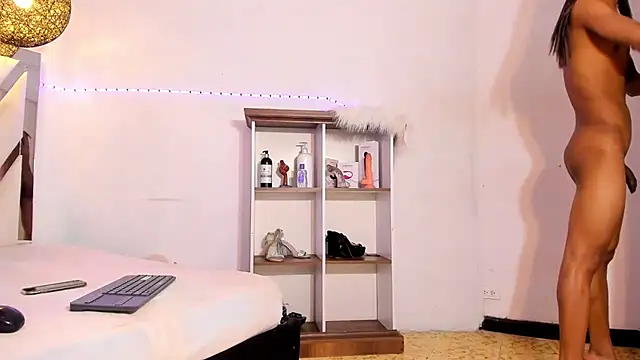 rose scottt online show from February 4, 2:21 pm