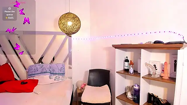 rose scottt online show from February 21, 2:48 pm