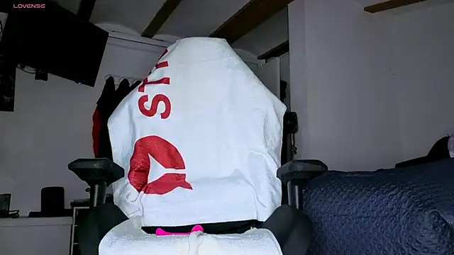 Snapshot of alicantino841 chatting on February 21, 5:46 am alicantino841 online show from February 21, 5:46 am