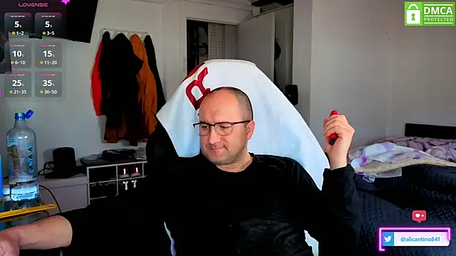 Snapshot of alicantino841 chatting on February 26, 12:47 pm alicantino841 online show from February 26, 12:47 pm