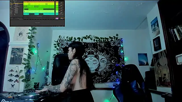 Demongirl6666 online show from March 22, 6:43 am