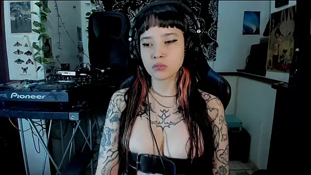 Demongirl6666 online show from March 23, 4:38 am