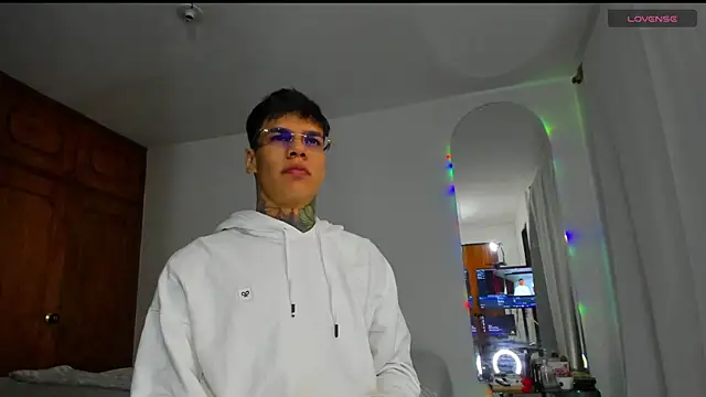 Snapshot of Jordyrodriiguez chatting on February 6, 3:27 am Jordyrodriiguez online show from February 6, 3:27 am