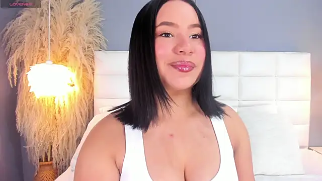 HannaKarson online show from December 18, 11:38 am