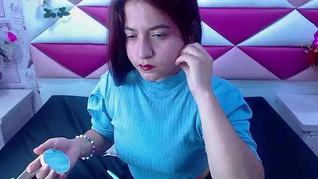 Snapshot of MariaClay chatting on February 28, 12:31 pm MariaClay online show from February 28, 12:31 pm