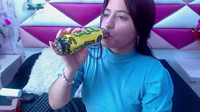 Snapshot of MariaClay chatting on February 28, 4:20 pm MariaClay online show from February 28, 4:20 pm