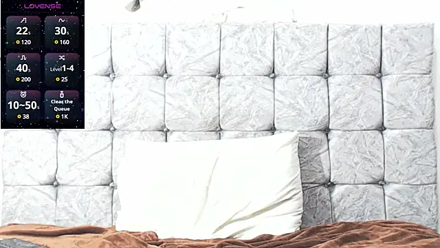 Snapshot of swimmer_summer chatting on December 17, 10:11 pm swimmer summer online show from December 17, 10:11 pm