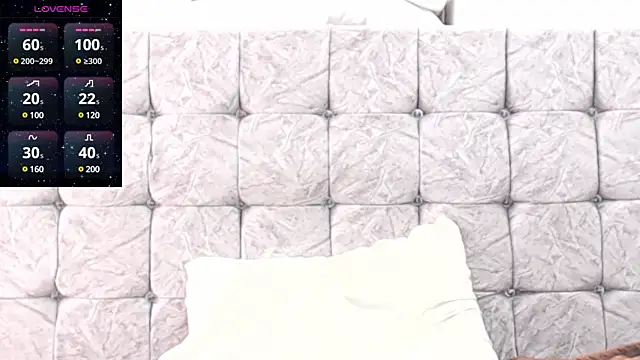 Snapshot of swimmer_summer chatting on January 9, 6:26 pm swimmer summer online show from January 9, 6:26 pm