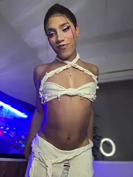 Snapshot of Emaa- chatting on November 3, 11:04 pm Emaa- online show from November 3, 11:04 pm