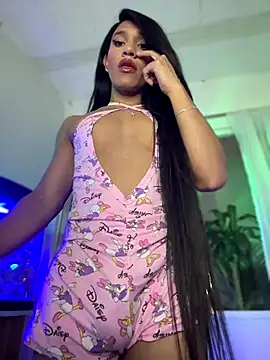 Snapshot of Emaa- chatting on November 12, 2:23 am Emaa- online show from November 12, 2:23 am