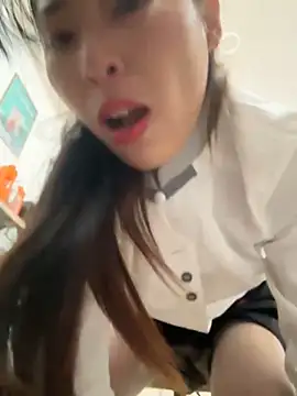 Snapshot of andii-1 chatting on January 1, 1:58 am andii-1 online show from January 1, 1:58 am