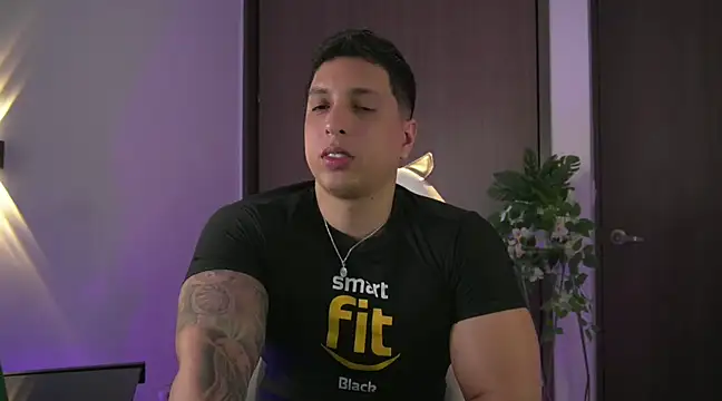 Snapshot of appolo_allen chatting on January 12, 6:39 am appolo allen online show from January 12, 6:39 am