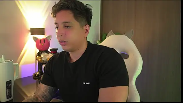 Snapshot of appolo_allen chatting on October 13, 11:49 pm appolo allen online show from October 13, 11:49 pm