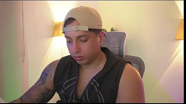 Snapshot of appolo_allen chatting on November 21, 2:21 am appolo allen online show from November 21, 2:21 am