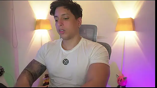 Snapshot of appolo_allen chatting on November 30, 5:00 am appolo allen online show from November 30, 5:00 am