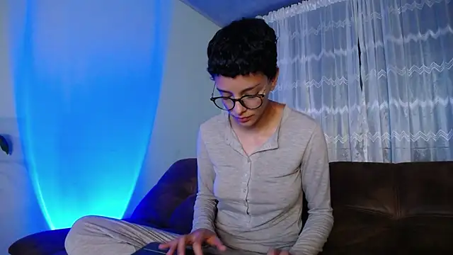 peyton golden1 online show from March 19, 7:29 am