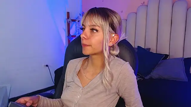 peyton golden1 online show from October 5, 3:38 am