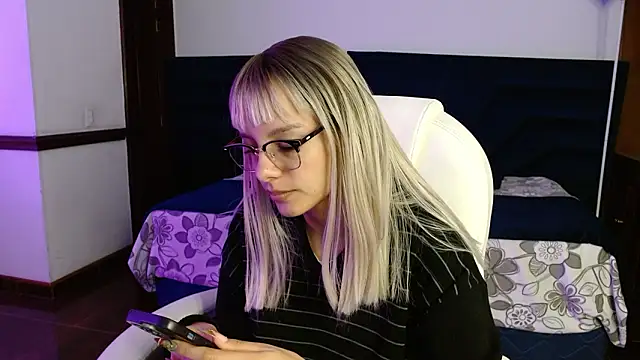 peyton golden1 online show from February 3, 3:04 am