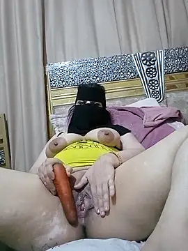 Snapshot of Naariman chatting on January 24, 5:21 pm Naariman online show from January 24, 5:21 pm