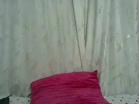 Snapshot of PrettyPrincess14 chatting on July 13, 1:47 pm PrettyPrincess14 online show from July 13, 1:47 pm